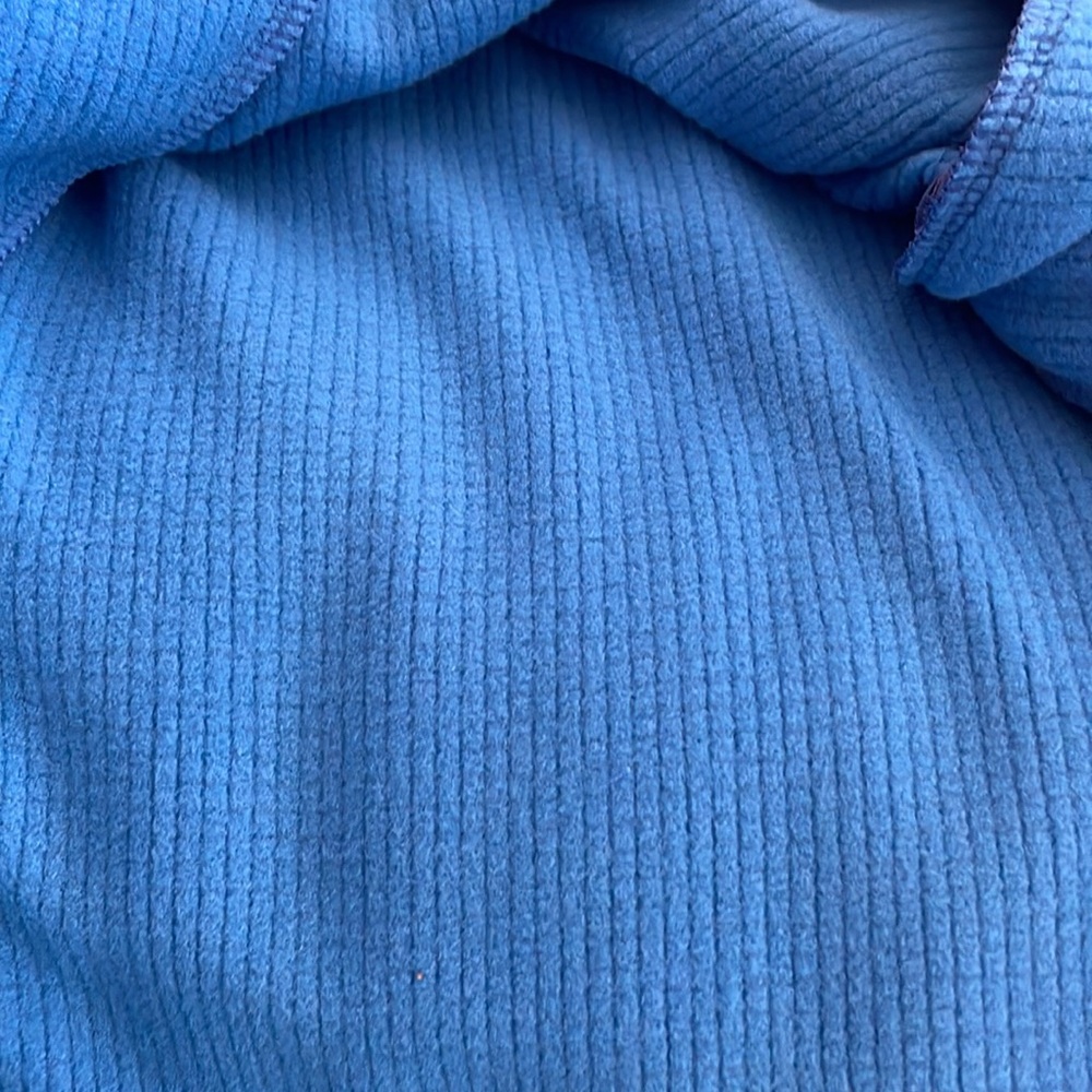 Vineyard Vines Quarter Zip with Soft Lining- Size Medium - Picture 8 of 8